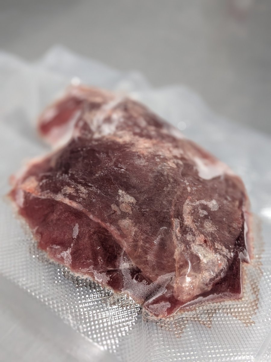 画像1: ヒグマ肉(ランプ300g) (1)